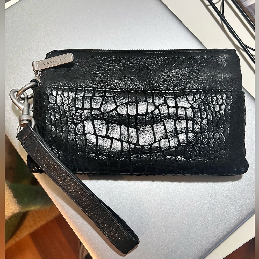 Liebeskind Berlin black leather python embossed texture zippered wristlet/clutch